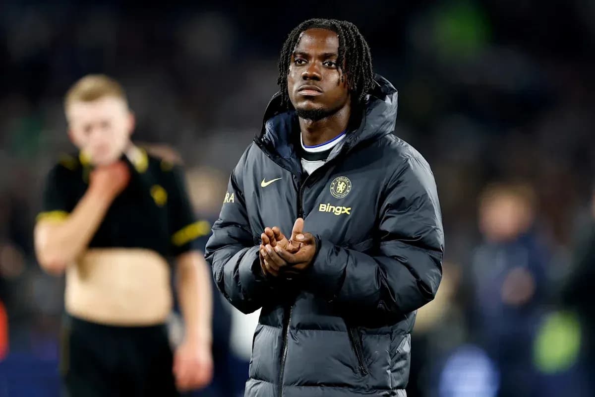 Chelsea player applauding after the match