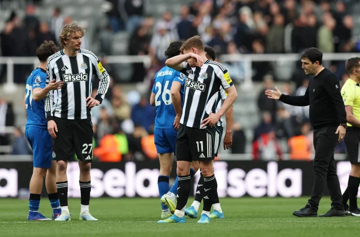 Newcastle futbolçuları məyus görünür