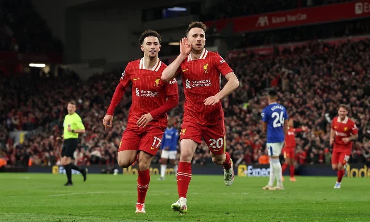 Liverpool oyunçuları qələbəni qeyd edir