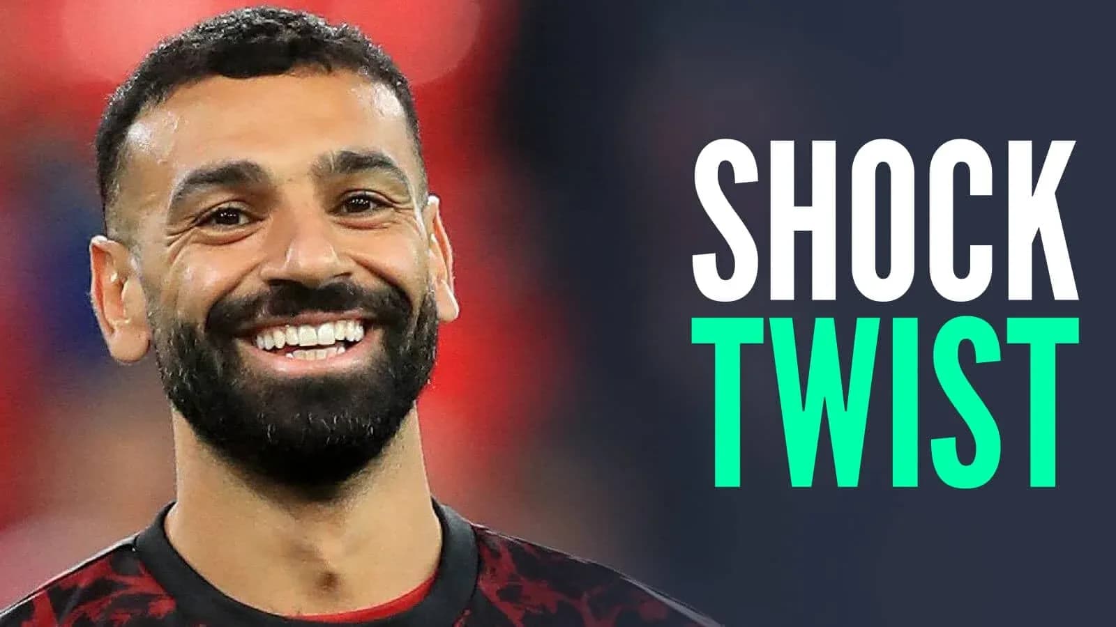 Futbolçu gülərək kamera qarşısında dayanır
