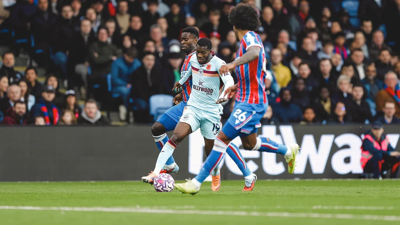 Brentford və Crystal Palace futbol matçı