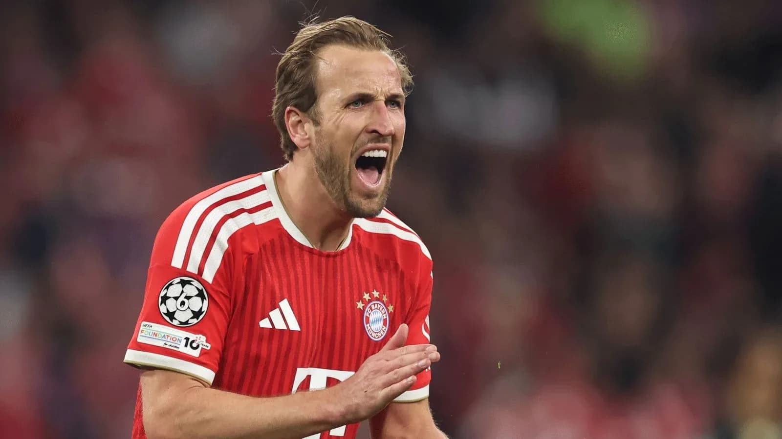 Futbolçu Bayern München formasında oyun zamanı