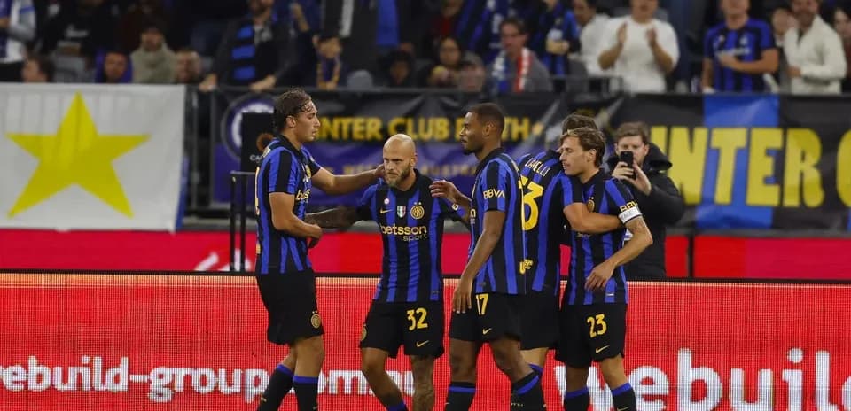 Inter players celebrating a goal during match