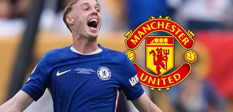Futbolçu Chelsea formasında sevinclə fəryad edir