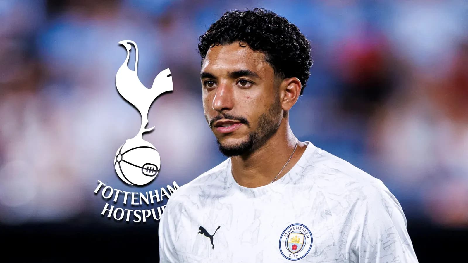Futbolçu Manchester City forması ilə sahədə