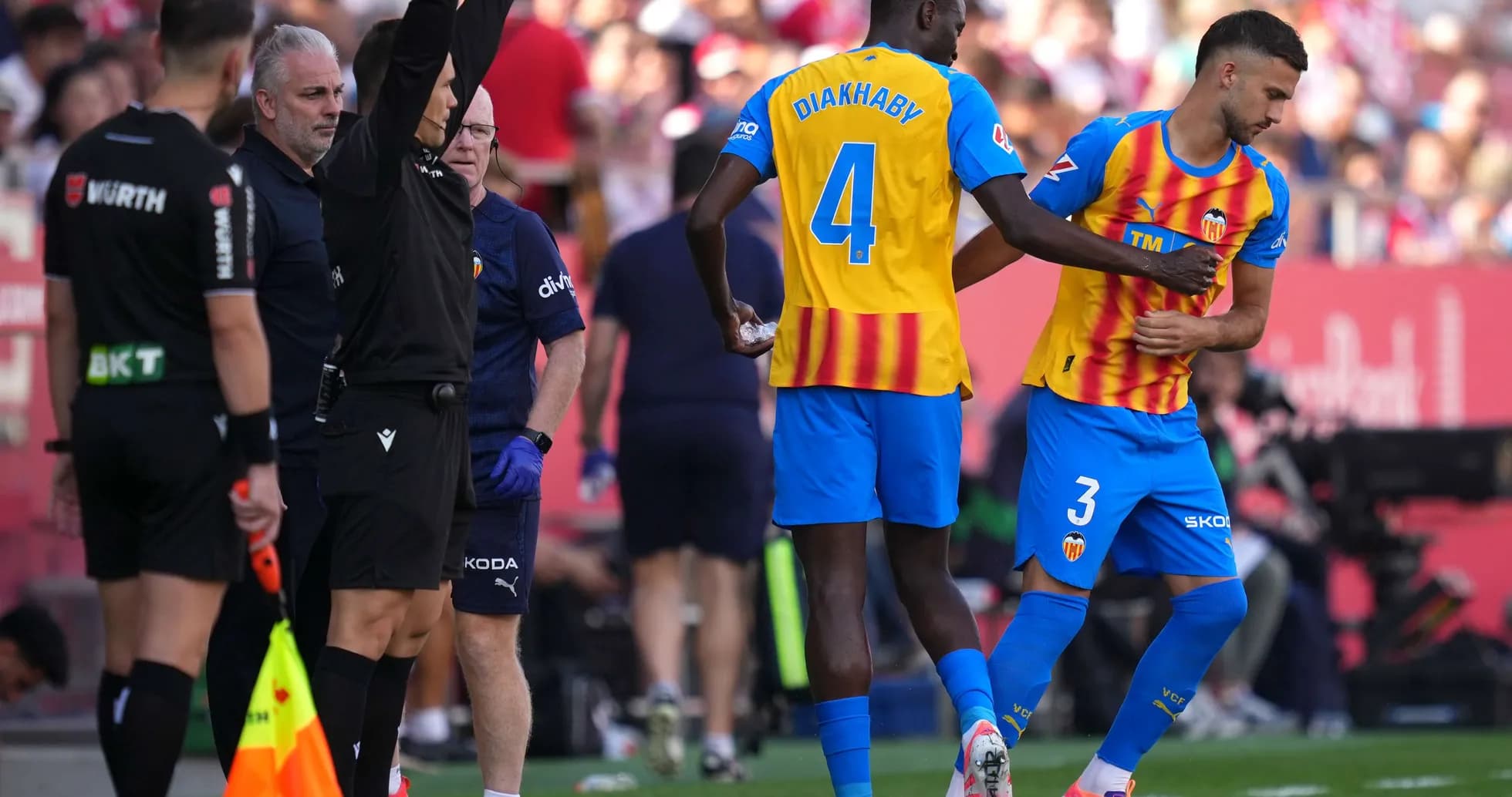 Valensiya futbolçusu Diakhaby dəyişdirilir