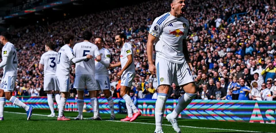 Leeds futbolçusu qol sevinci yaşayır