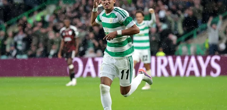 Celtic oyunçusu qol vurduqda sevinir