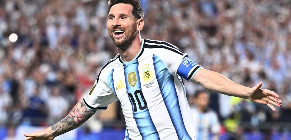 Dünyanın ən çox qol vuran futbolçusu: Lionel Messi tarixə keçdi, Kylian Mbappé isə yaxın izləyir