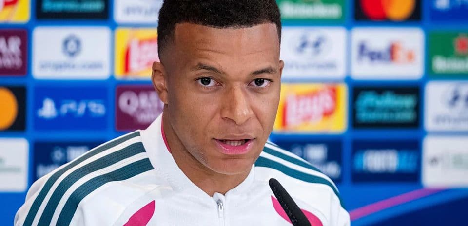Kylian Mbappe: "Həm müdafiədə, həm də topu idarə etməkdə hamımız inkişaf etməliyik"