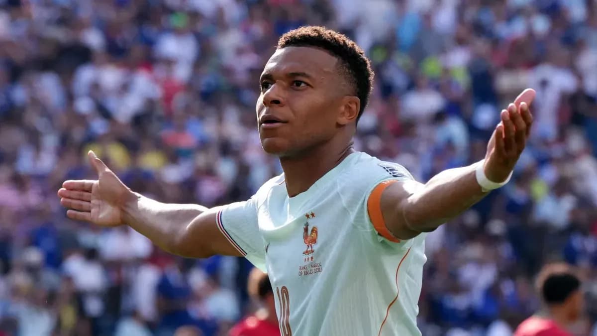 Kylian Mbappe-nin Sürəti: Dünyanın Ən Sürətli Futbolçusu NFL Ulduzları ilə Necə Müqayisə Olunur?