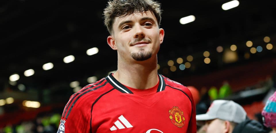 Sydney FC, Manchester United-un gənc perspektivi James Overy-ni transfer etdi