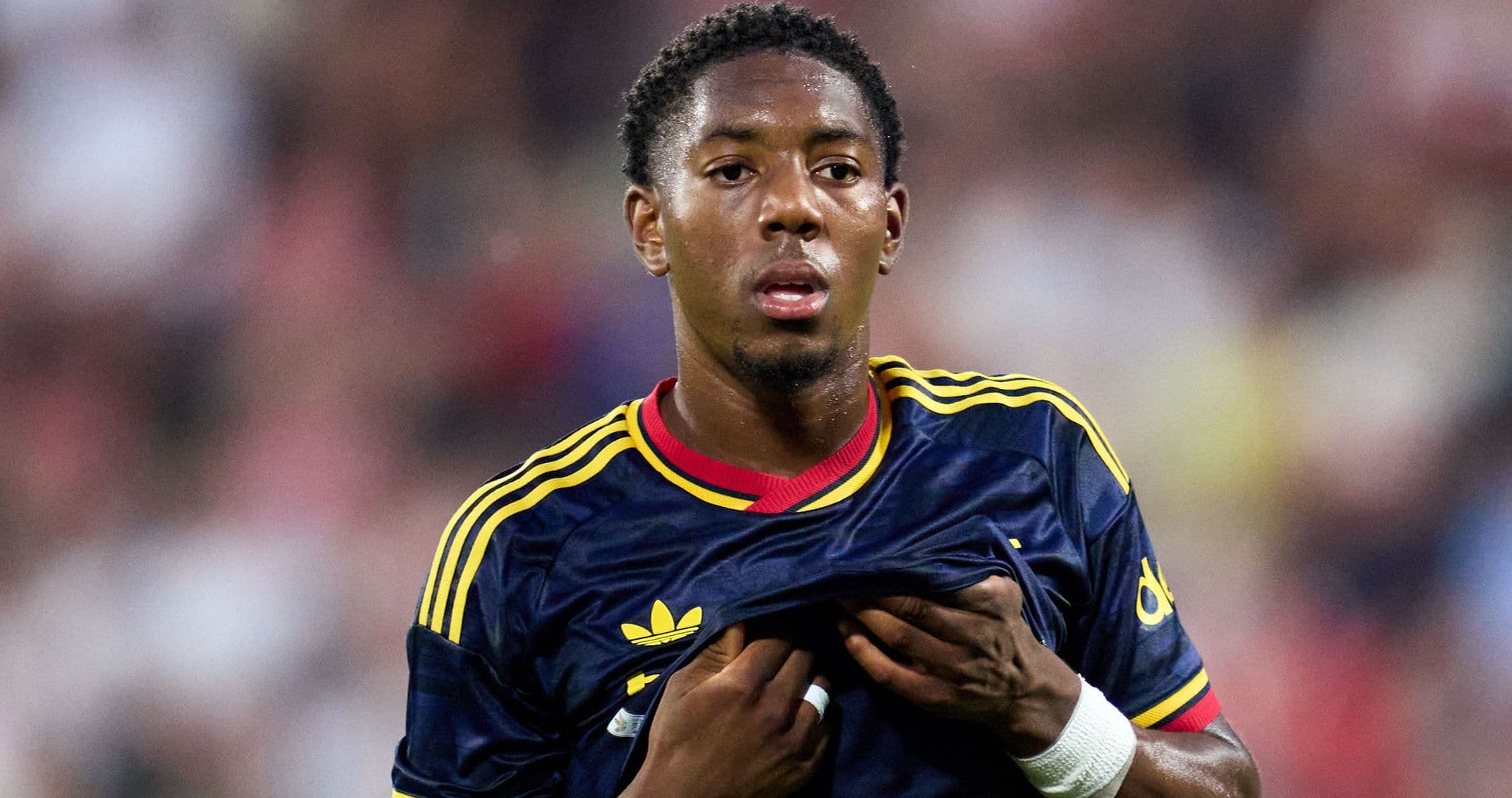 Liverpool-a Arsenal-ın gənc oyunçusu Myles Lewis-Skelly üçün transfer təklifi etmək tövsiyə olunur
