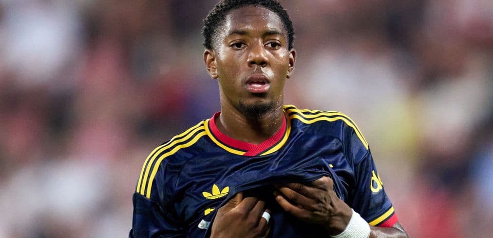 Liverpool-a Arsenal-ın gənc oyunçusu Myles Lewis-Skelly üçün transfer təklifi etmək tövsiyə olunur