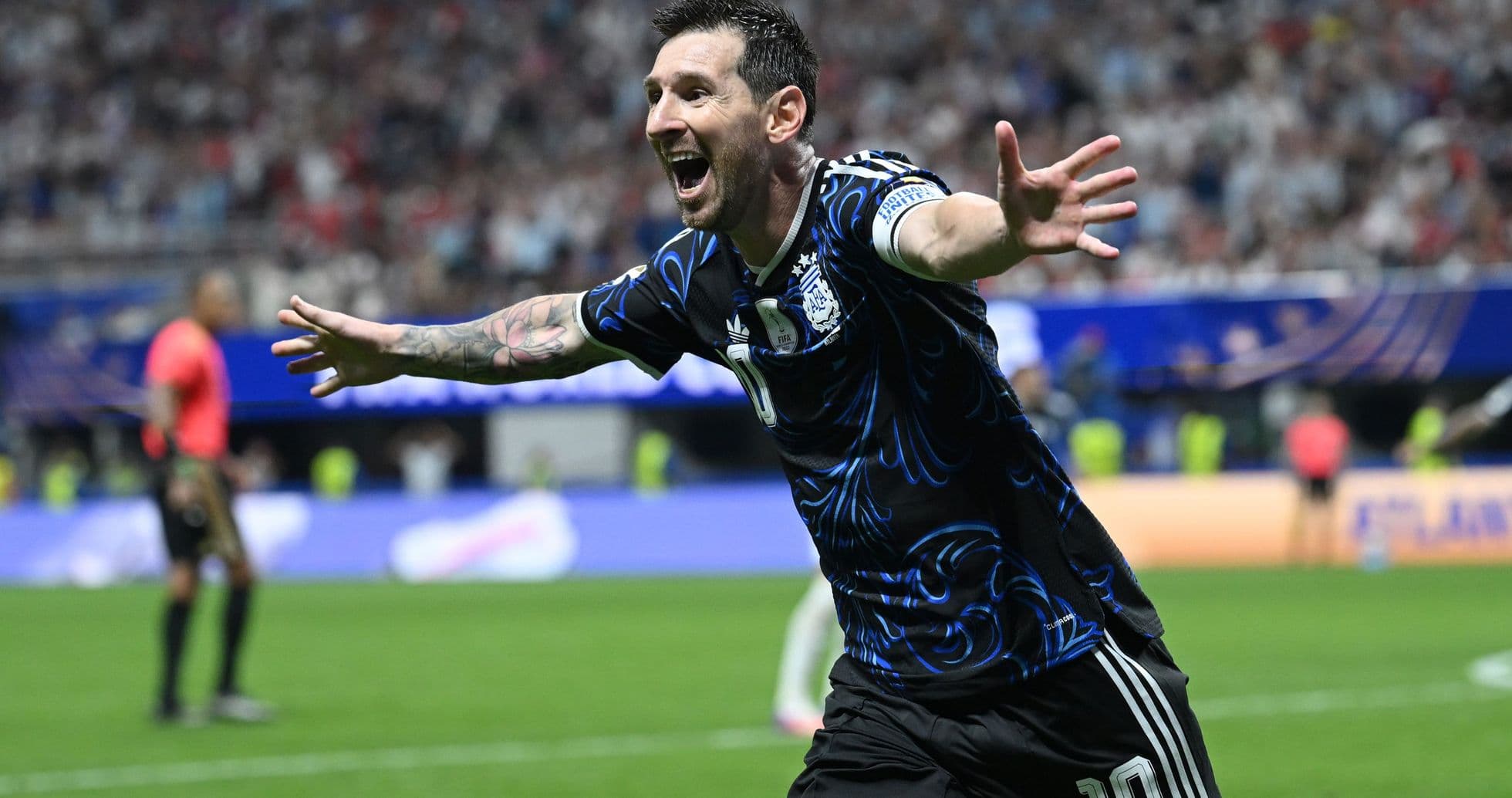 Şakira Lionel Messi və Antonela Roccuzzoya Dünya Kuboku finalına yüksəlmələri münasibətilə təbrik mesajı göndərdi