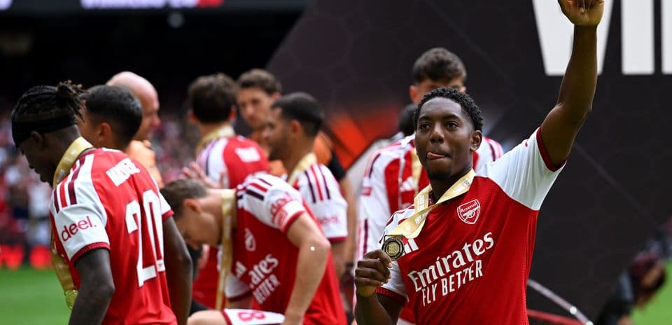 Alan Pardew: Arsenal Premyer Liqada Rəqiblərindən Bir Addım Öndədir
