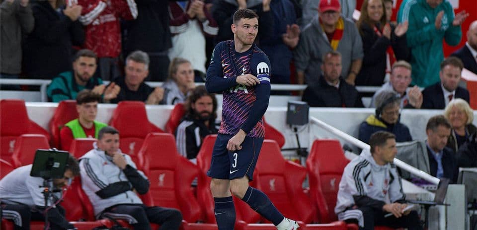 Liverpool Tottenham-u Carabao Kubokunda 3-1 hesabı ilə məğlub etdi, Andy Robertson Anfield-a duyğusal dönüş etdi