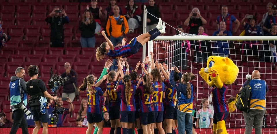 Claudia Pina dörd qol vurdu, Barcelona Real Madrid-i El Klassikoda darmadağın etdi