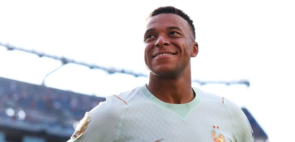 Fransa Dünya Kubokunun Yarımfinalına Kylian Mbappé və Ousmane Dembélé ilə İrəlilədi