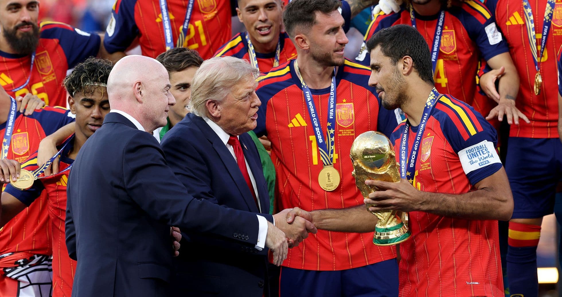 2026 Dünya Kuboku: Futbol Zövqü və Siyasi Qarışıqlıq Arasında Qalmış Turnir