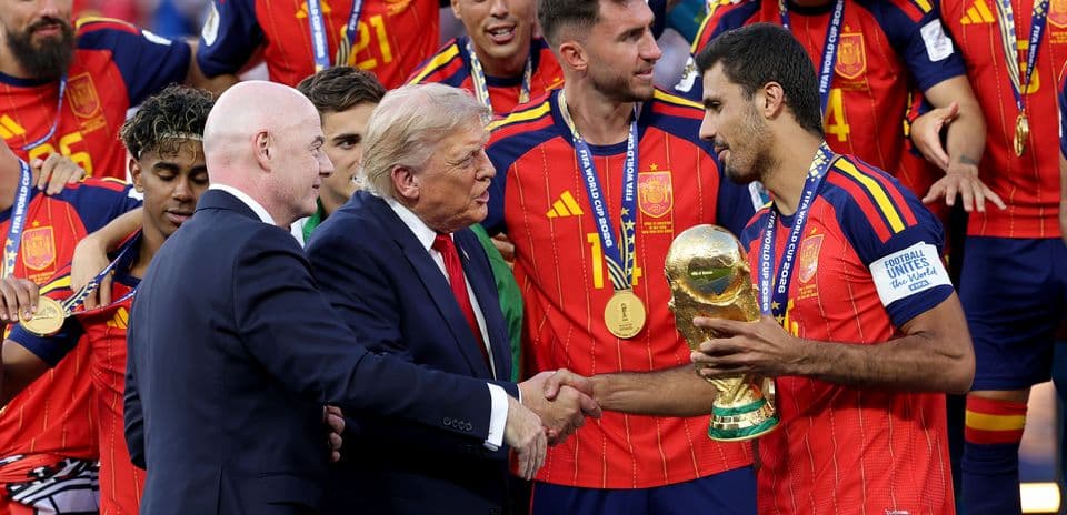 2026 Dünya Kuboku: Futbol Zövqü və Siyasi Qarışıqlıq Arasında Qalmış Turnir