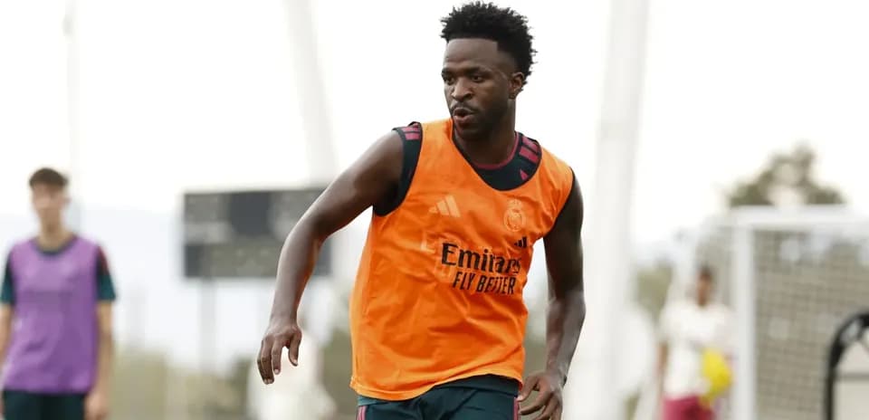 Vinicius Junior Real Madrid məşqlərinə qayıtdı: Arsenal marağı fonunda yeni müqavilə danışıqları