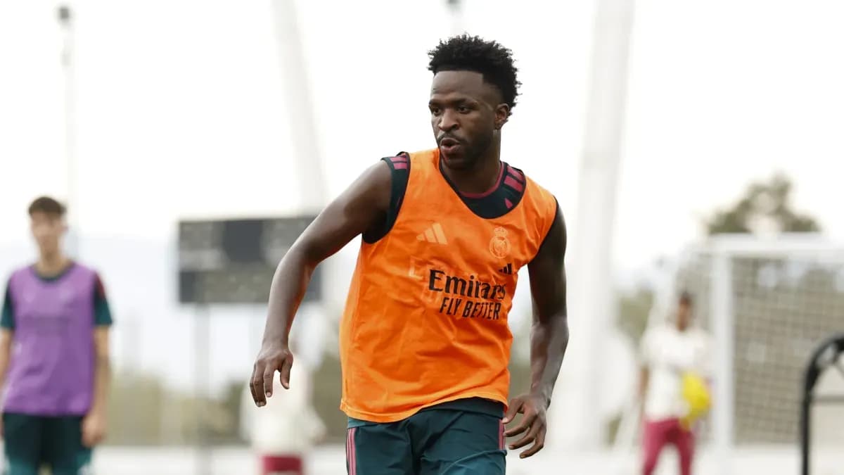 Vinicius Junior Real Madrid məşqlərinə qayıtdı: Arsenal marağı fonunda yeni müqavilə danışıqları