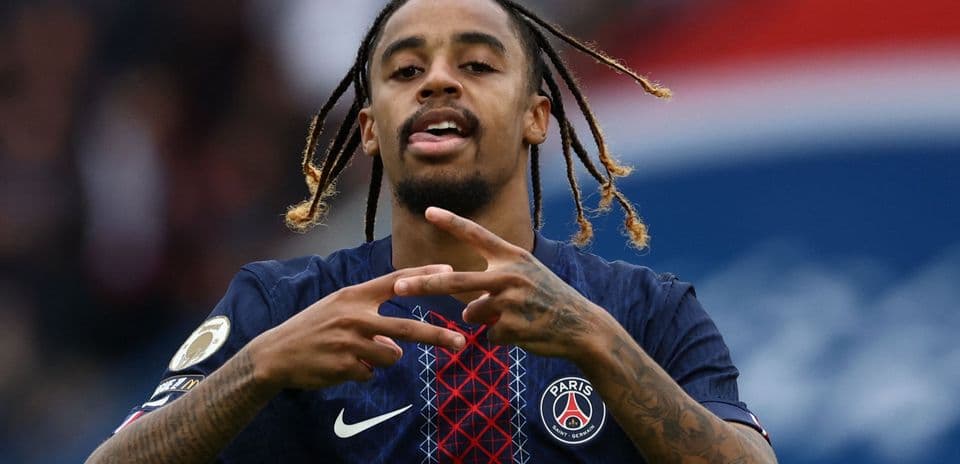 Liverpool-un 145 Milyon Funtlu Transfer Mübarizəsi: PSG-nin Tələbi "Qırmızılar"ı Plan B-yə Yönəldir