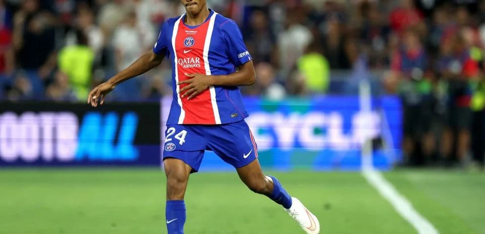 PSG-nin Senny Mayulu Fransanın U21 komandasında zədə aldı