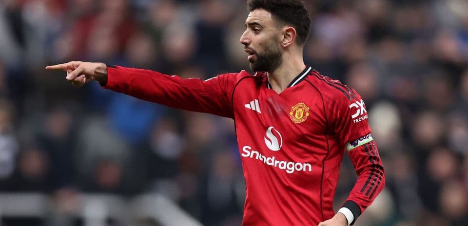 Manchester United Oyunlarını Harada İzləmək Olar? Canlı Yayım və TV Kanalları Bələdçisi