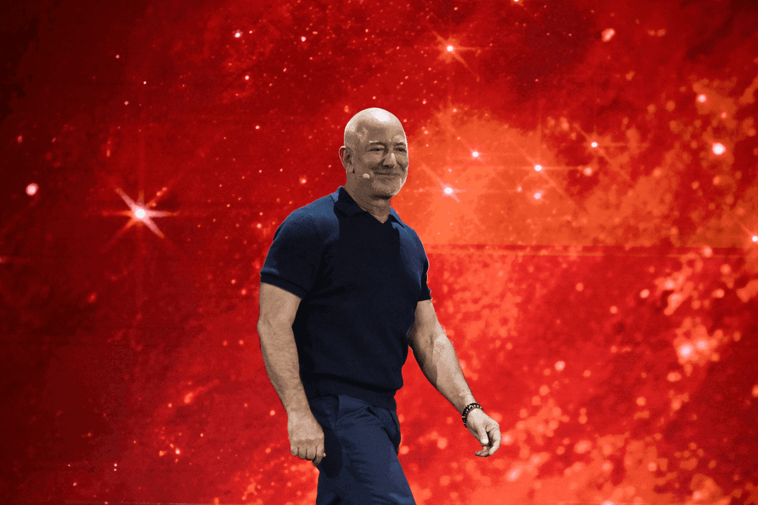 Jeff Bezos-un Konsorsiumu Liverpool Futbol Klubunun Üçdə Bir Hissəsini Almaq Üzrə Razılığa Yaxındır