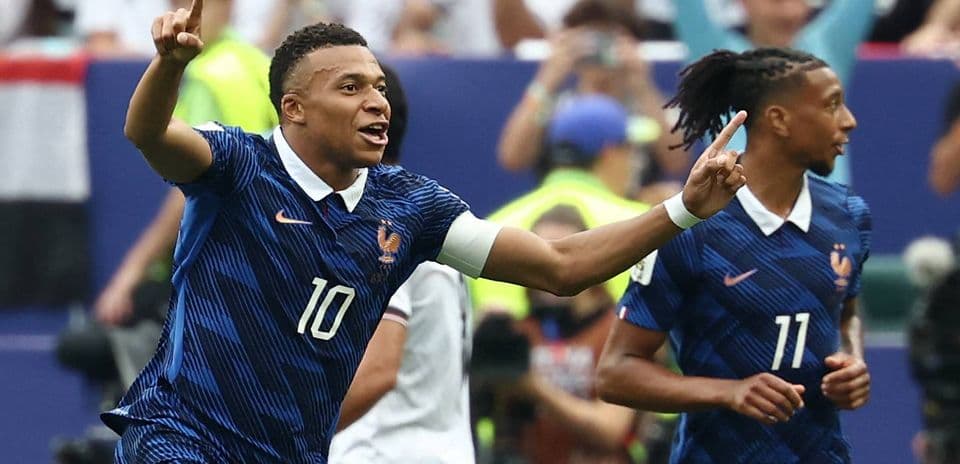 Fransa - İraq Oyunu: Mbappé Hətta Göy Gurultusuna Da Dayanmır