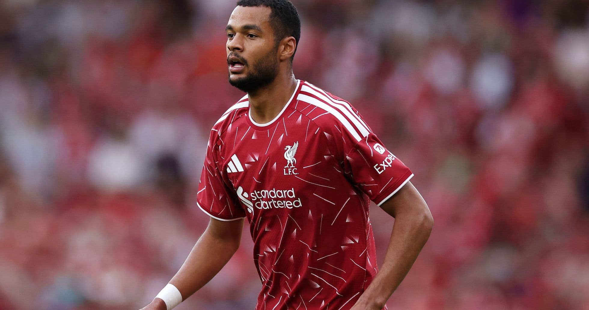 Iraola Gakponun Liverpoolda qalacağını təmin edə bilməyəcəyini dedi, Barcola transferi yaxınlaşır