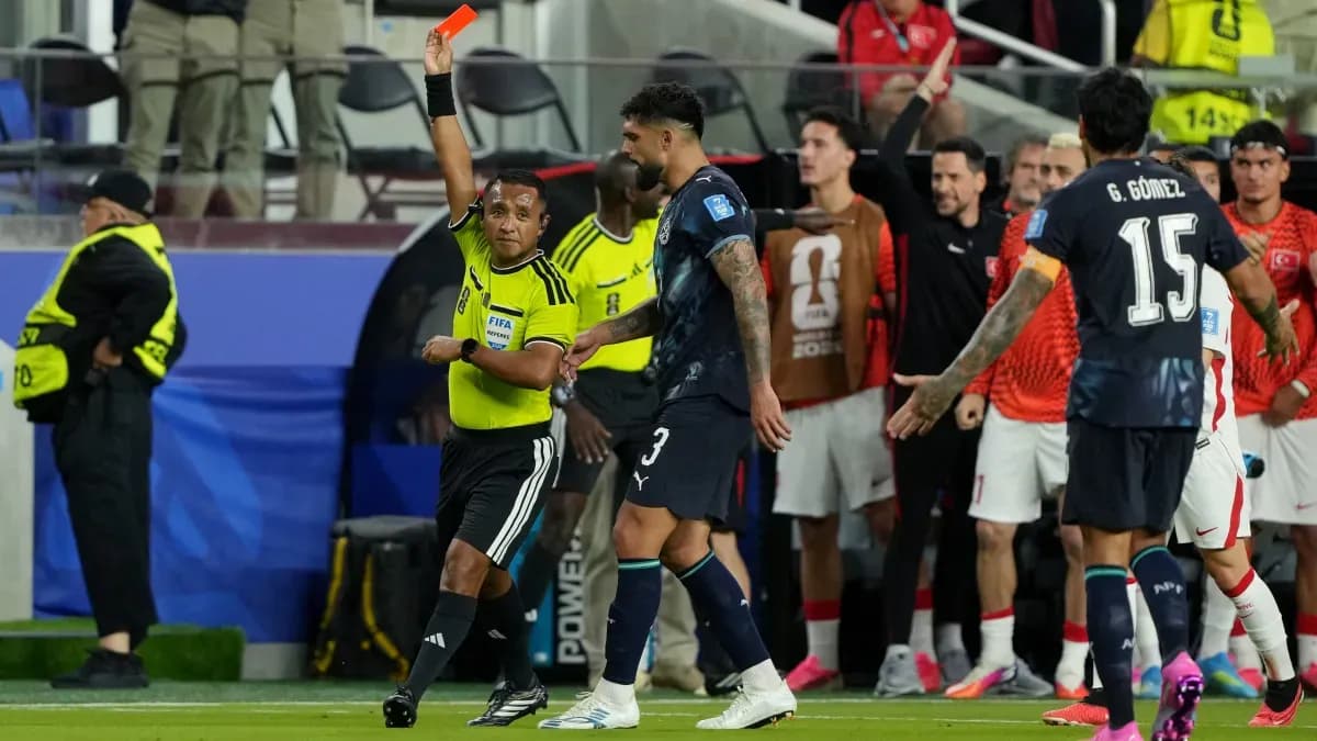 Dünya Kubokunda Ağızını Örtmək Niyə Qırmızı Kartdır? 2026-cı İldə FIFA-nın Qayda Dəyişikliyinə Səbəb Olan Hadisə