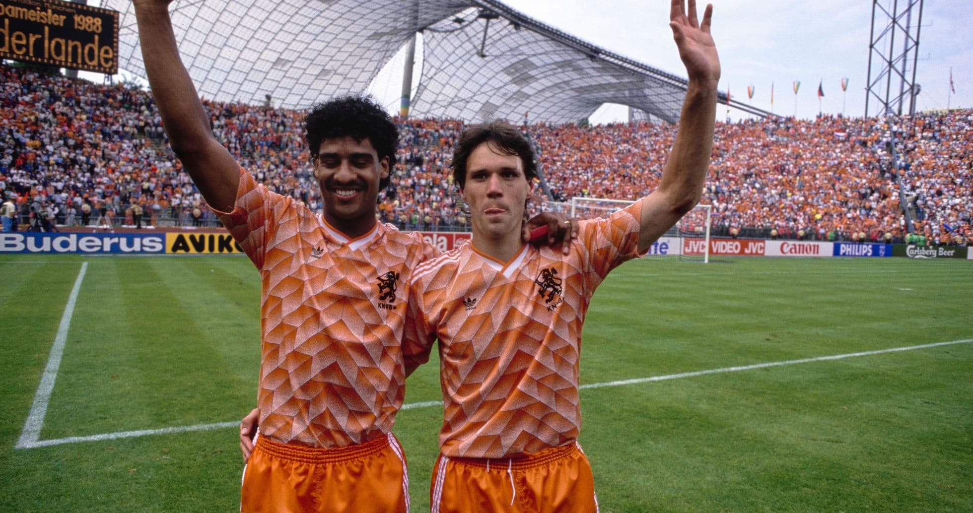 1988 Avropa Çempionatı Yarımfinalı: Hollandiya və Almaniya Arasında Tarixi Qarşılaşma