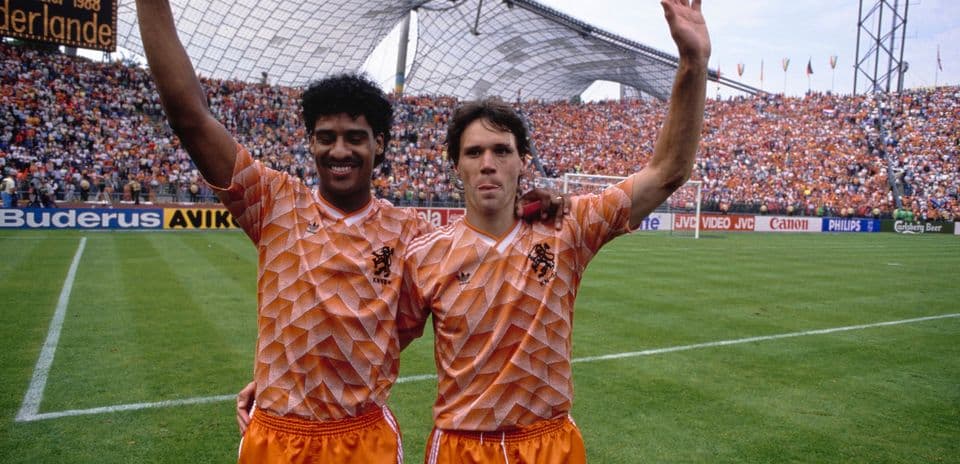 1988 Avropa Çempionatı Yarımfinalı: Hollandiya və Almaniya Arasında Tarixi Qarşılaşma