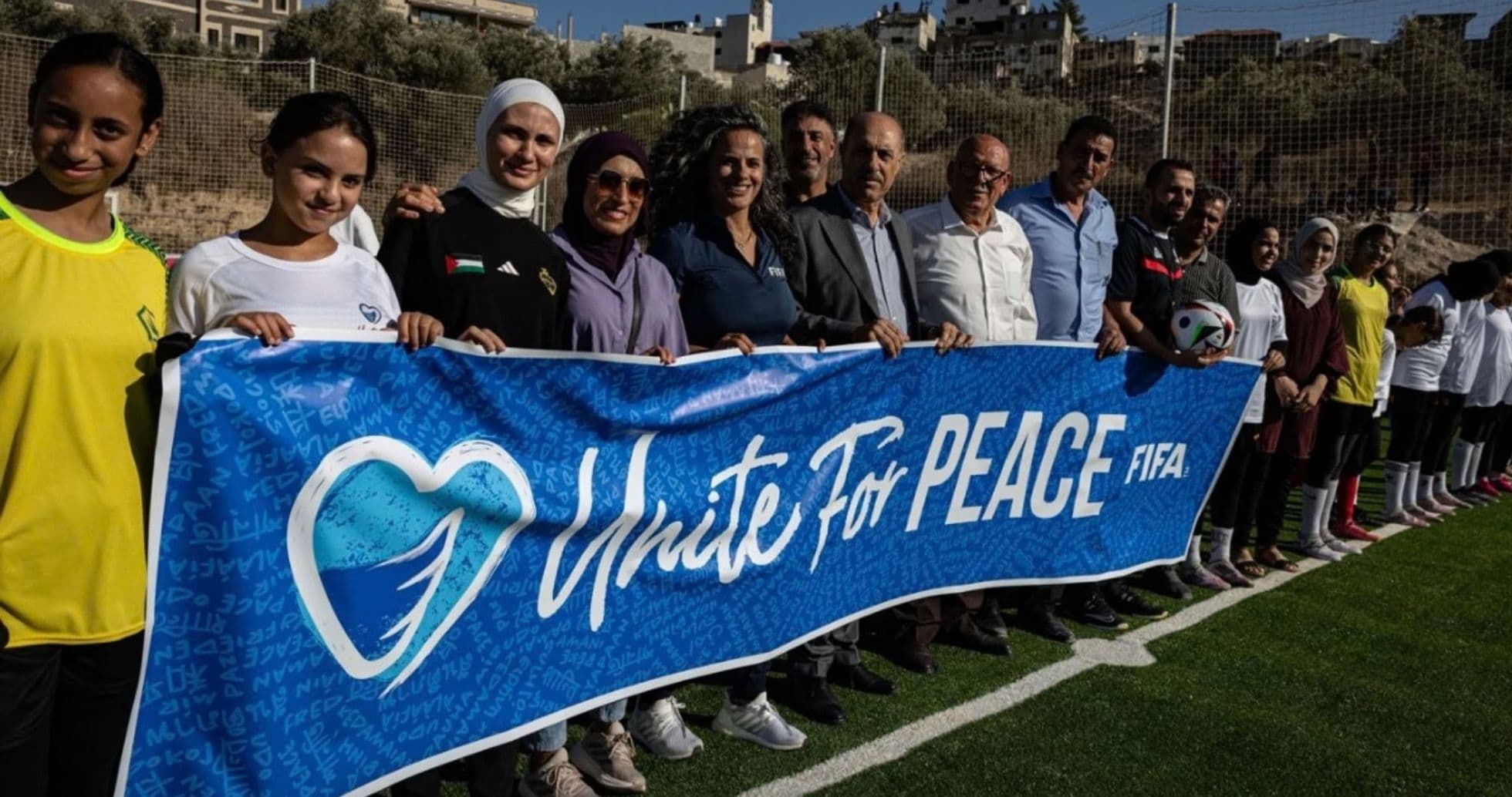 FIFA Qərb Şəriyyədə gənclər üçün təhlükəsiz futbol arenaları açdı