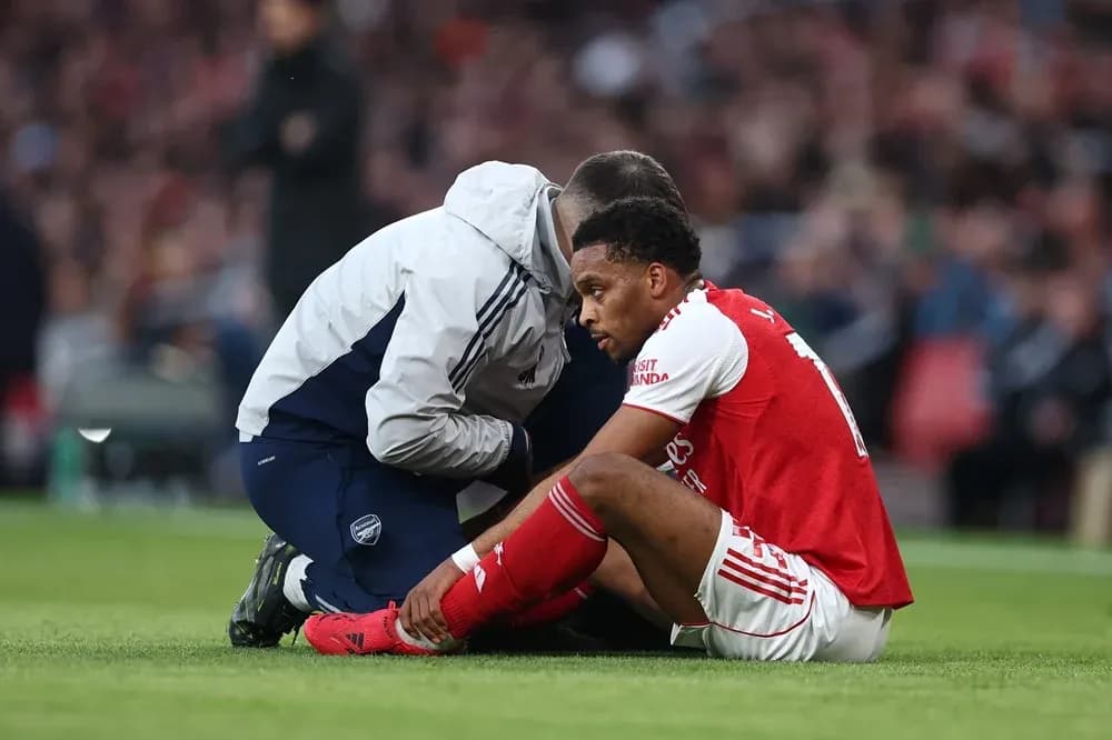 Player receiving medical attention on the pitch Player receiving medical attention on the pitch
