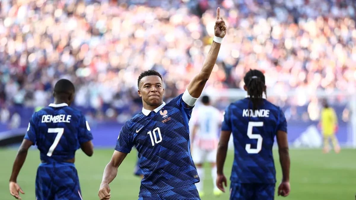 Mbappé celebrating a goal during the match Mbappé celebrating a goal during the match