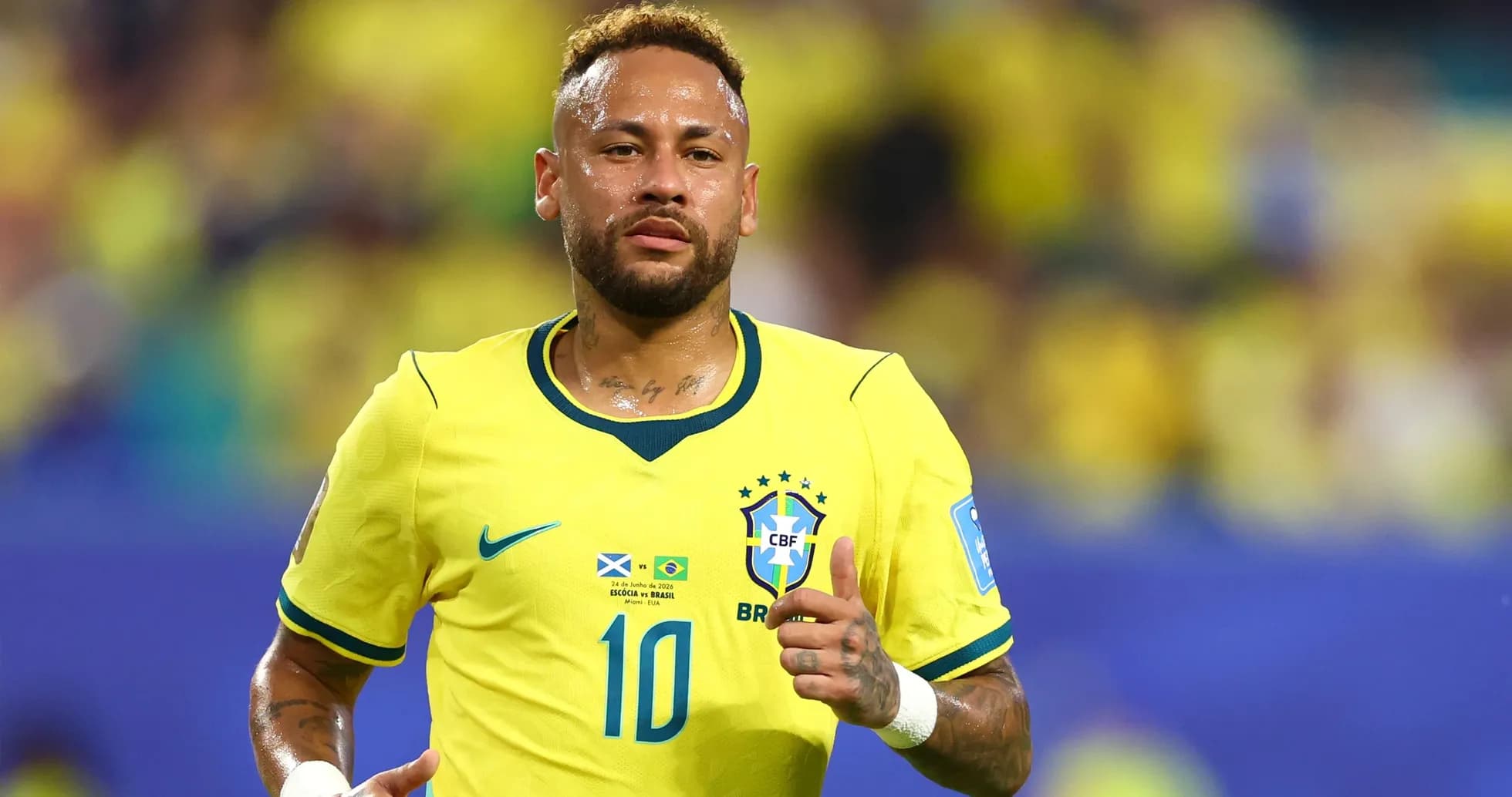 Braziliya futbolçusu Neymar oyun zamanı qaçır Braziliya futbolçusu Neymar oyun zamanı qaçır