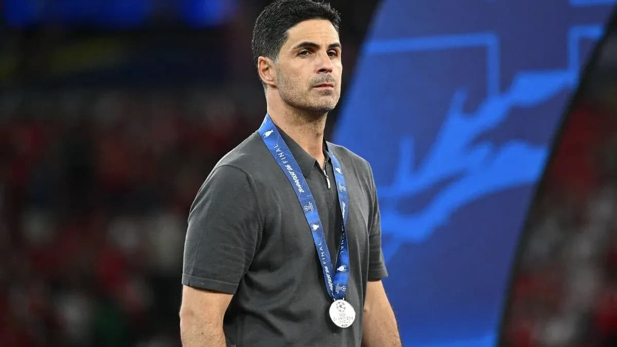Coach wearing silver medal after final match Coach wearing silver medal after final match