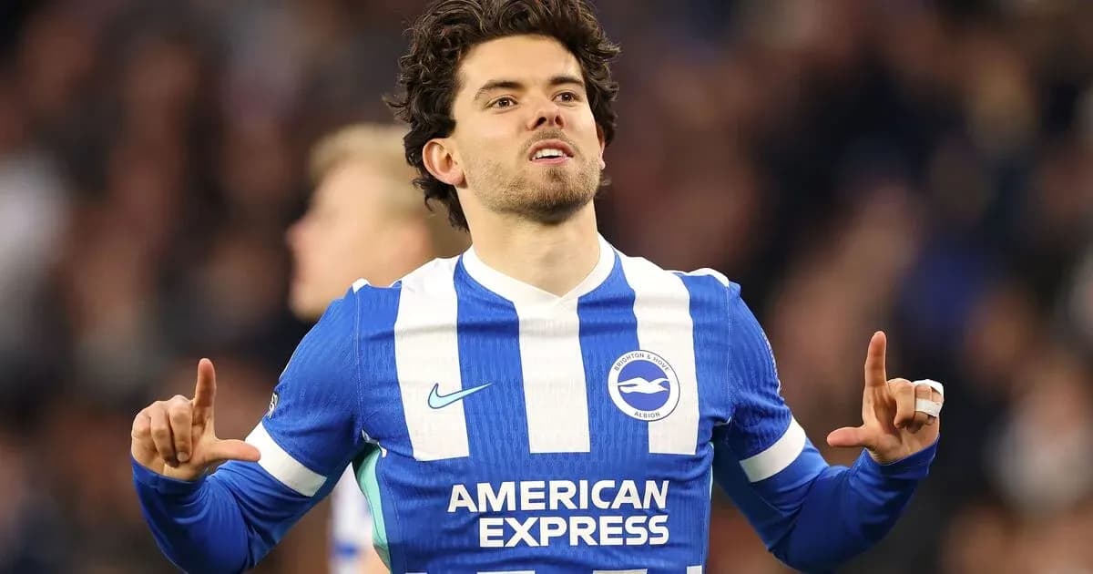 Futbolçu Brighton & Hove Albion formasında qolu qeyd edir Futbolçu Brighton & Hove Albion formasında qolu qeyd edir