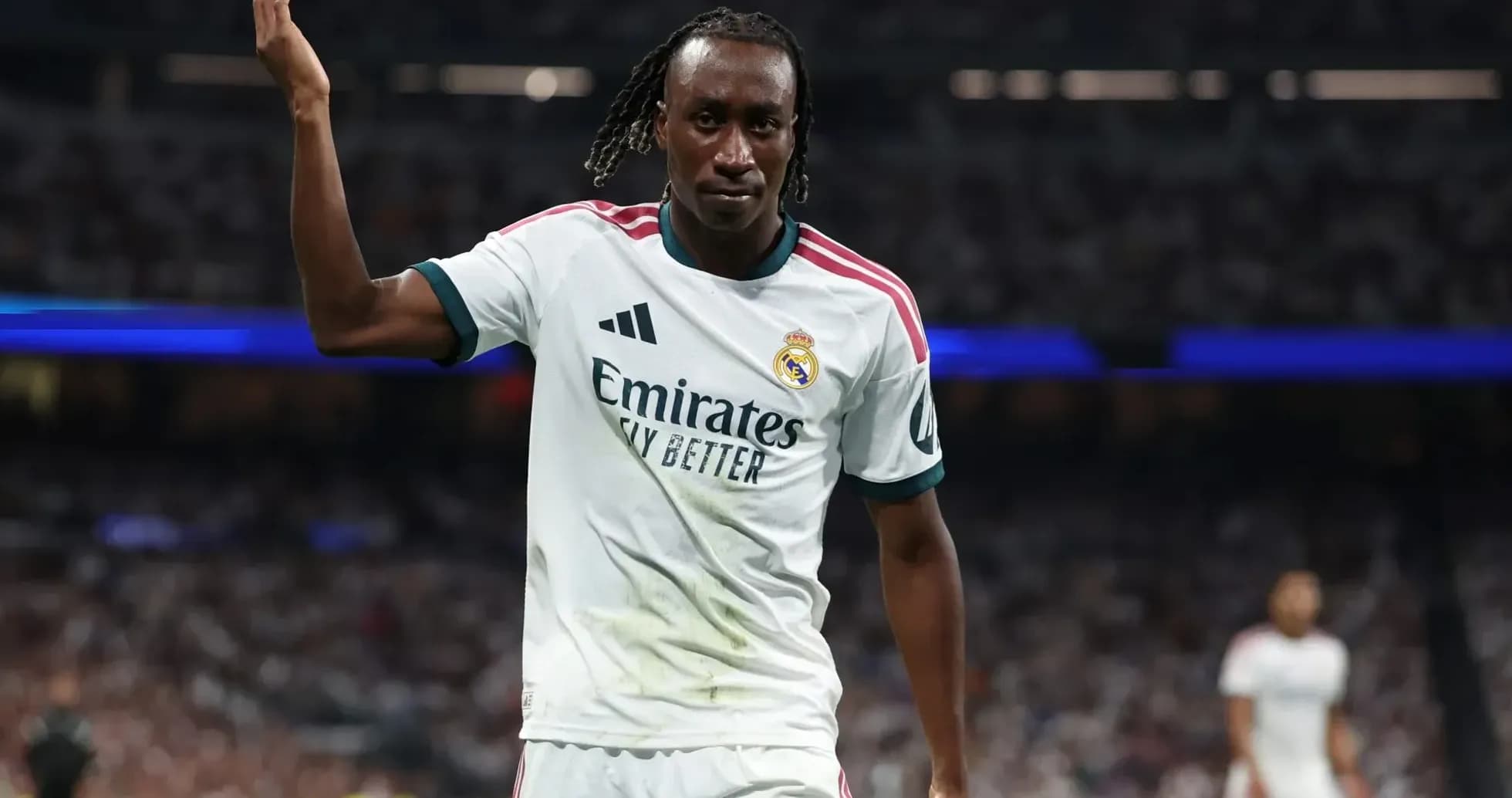 Real Madrid oyunçusu meydanda Real Madrid oyunçusu meydanda