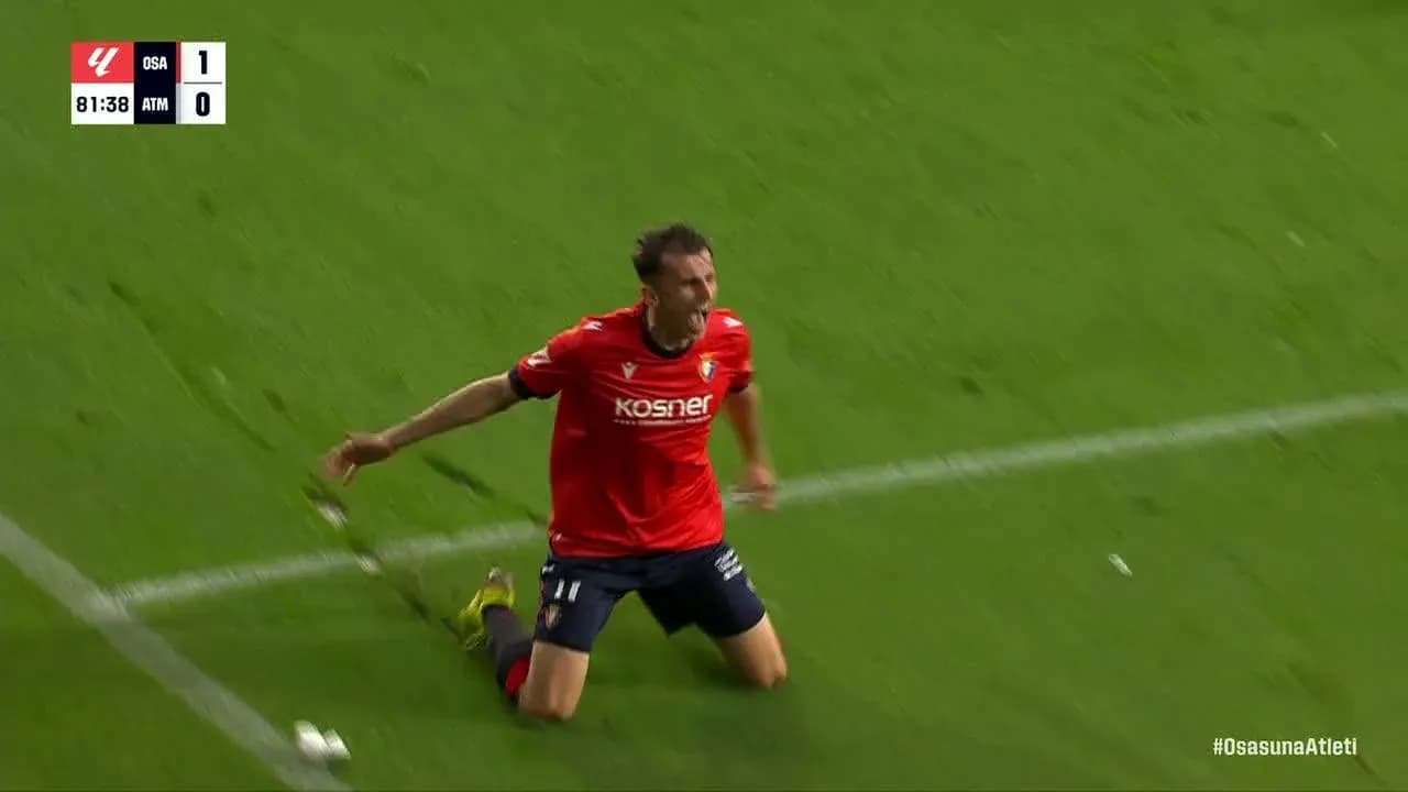 Osasuna oyunçusu qol sevincini yaşayır Osasuna oyunçusu qol sevincini yaşayır