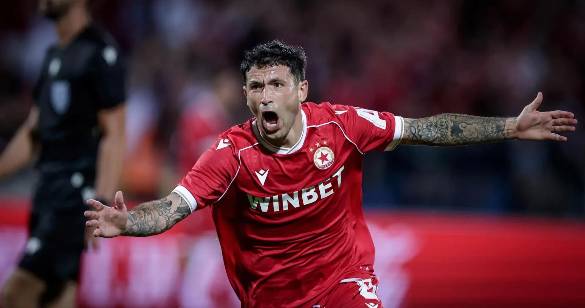 CSKA Sofia futbolçusu qolu qeyd edir CSKA Sofia futbolçusu qolu qeyd edir