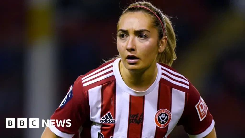 Futbolçu Sheffield United formasında oyun zamanı Futbolçu Sheffield United formasında oyun zamanı