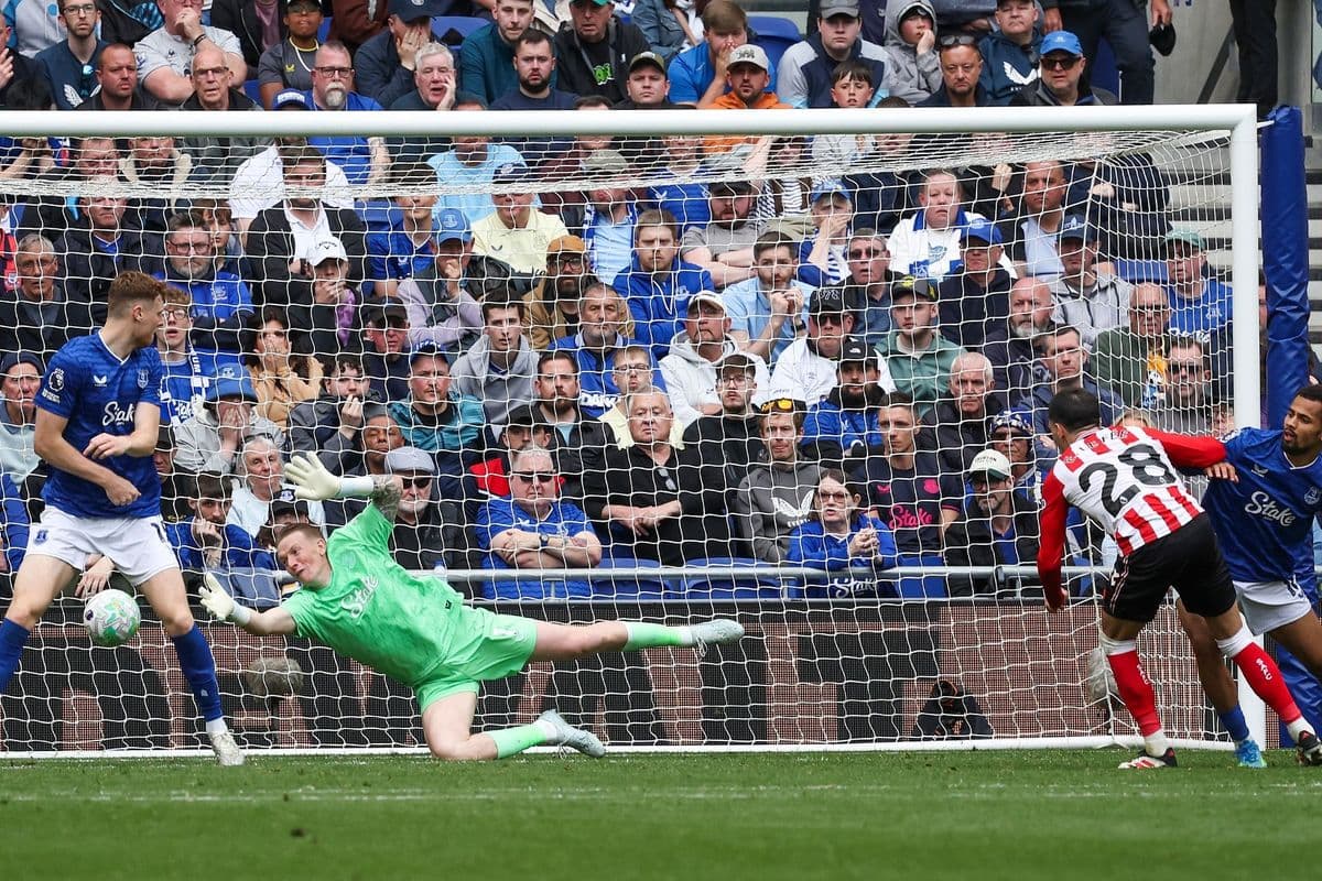 Everton və Sunderland arasında penalti atışı Everton və Sunderland arasında penalti atışı