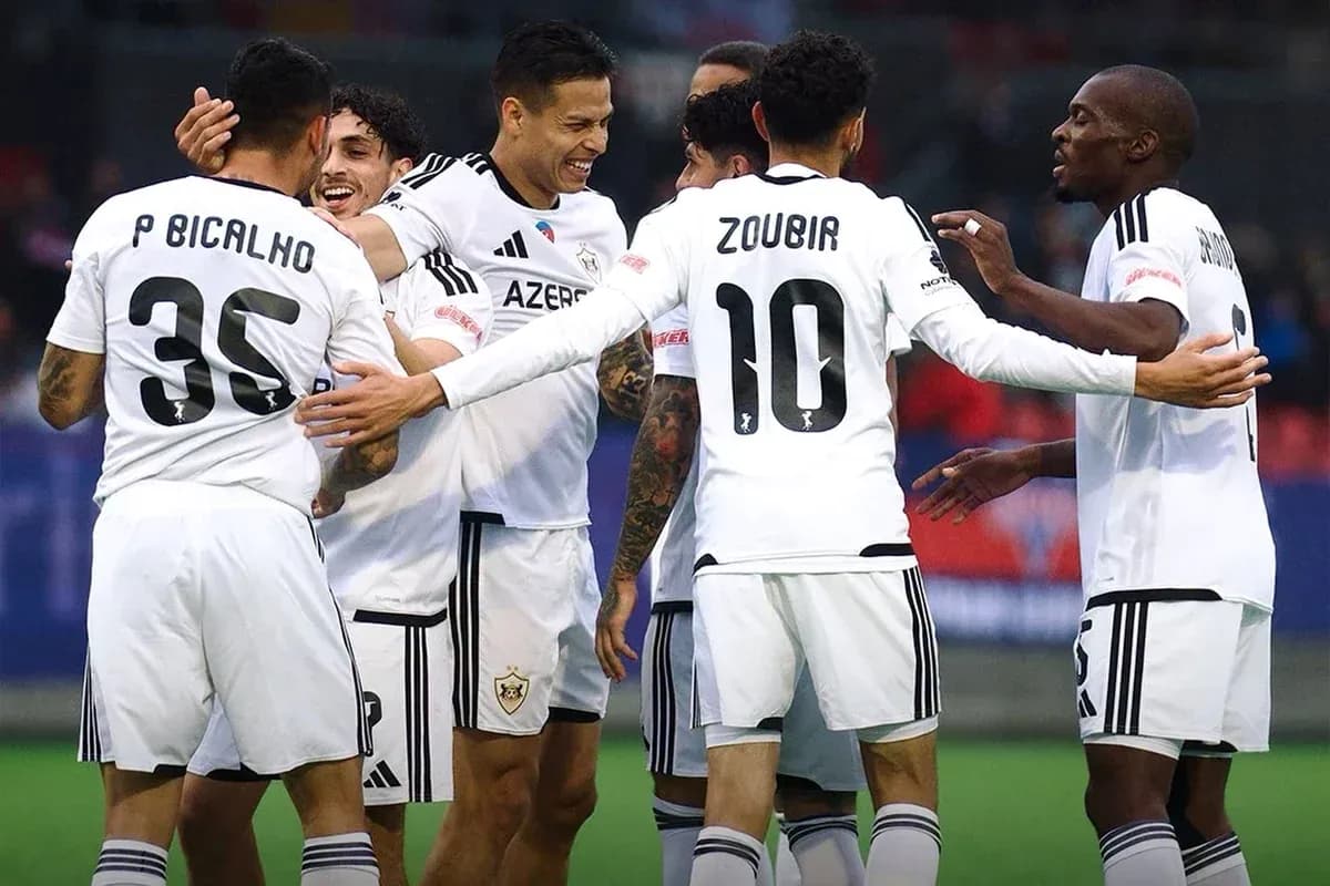 Qarabağ futbolçuları sevinir Qarabağ futbolçuları sevinir