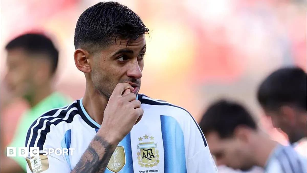 Futbolçu Argentina formasında məşq zamanı Futbolçu Argentina formasında məşq zamanı