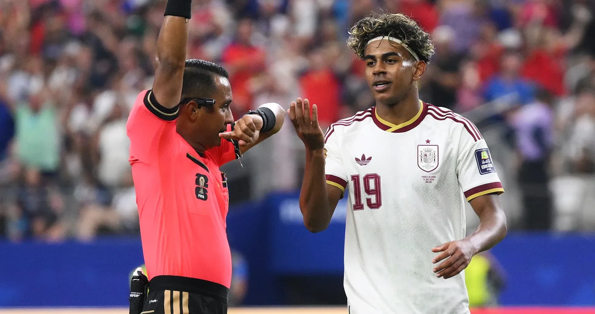 Hakim Ziyech discussing with referee during match Hakim Ziyech discussing with referee during match